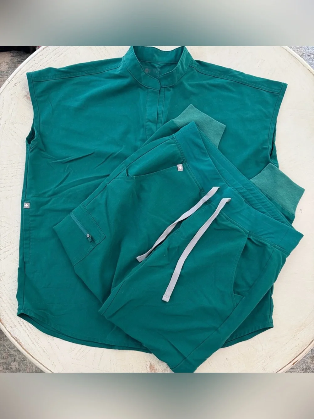 FIGS green XS scrubs set nursing medical uniform shirt pants - Picture 1 of 10